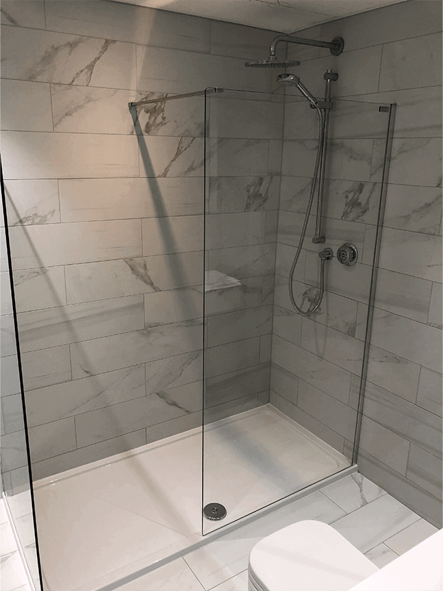 Shower With Glass Screen